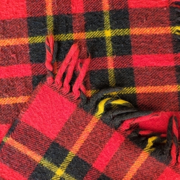Faribo Vintage red plaid throw  Fluff Loomed square tartan Plaid Stadium blanket - Picture 4 of 9